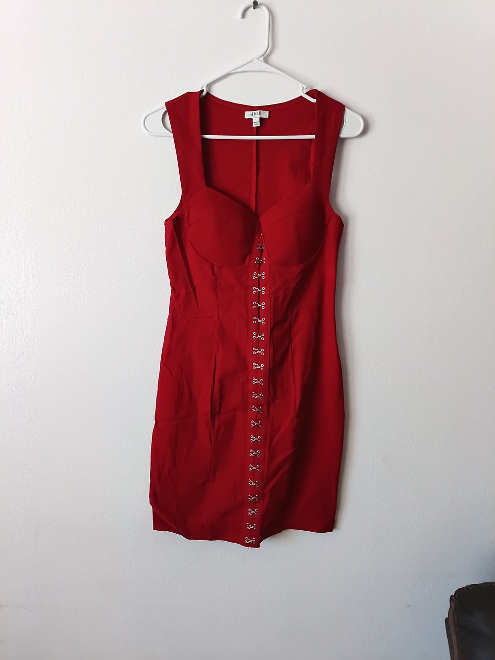 AUW Knee Length Dress w/Red Hooks On Front Womens L Padded